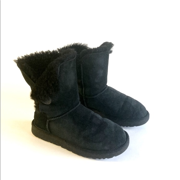 UGG Shoes - UGG Black Sheepskin Leather Mid Calf Boots size 7